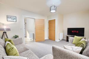Stunning City Centre house - Parking - Garden Accommodation image 2 Stunning City Centre house - Parking - Garden image two