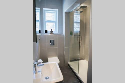 The Green House, Harrogate Accommodation image 3 The Green House, Harrogate image three