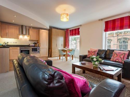 Priory House Apartments (no parties allowed) image three