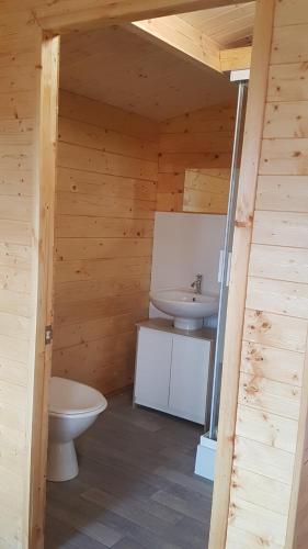 Cameron Court Cabin Accommodation image 3 Cameron Court Cabin image three