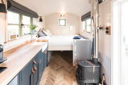 Oak + Stars Hideaway Accommodation image 3 Oak + Stars Hideaway image three