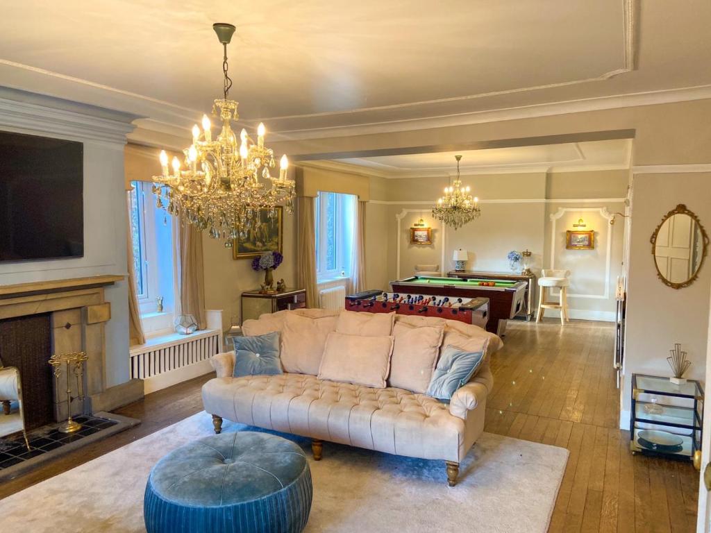 Stunning Property set in own private grounds Accommodation image 1 Stunning Property set in own private grounds image one