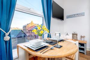 East Cliff View - Yorkshire Coast Holiday Lets Accommodation image 2 East Cliff View - Yorkshire Coast Holiday Lets image two