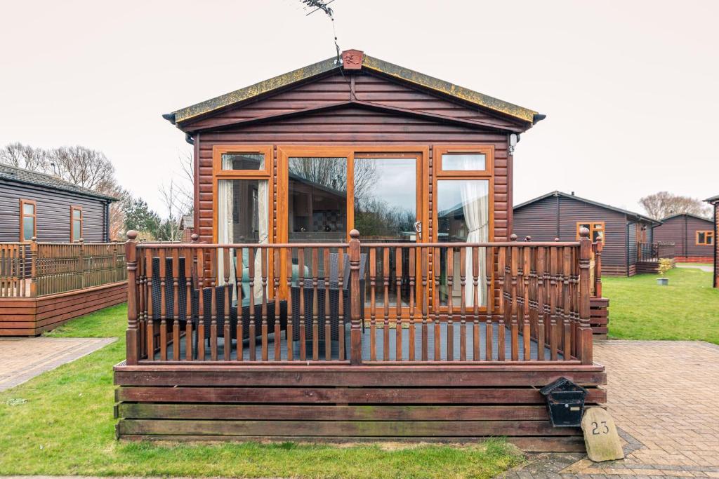Picture of La-Serenite Lodge With Hot Tub