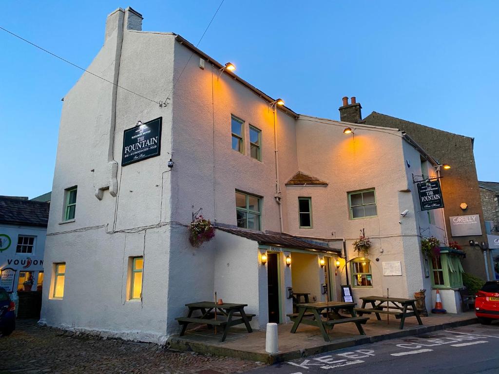 The Fountain Hotel image one