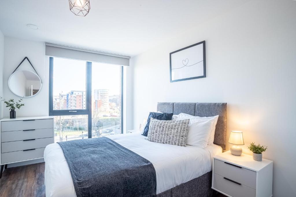 Great Central 2 Bed Apartments near City Centre Opulent Living Serviced Accommodation Sheffield Accommodation image 1 Great Central 2 Bed Apartments near City Centre Opulent Living Serviced Accommodation Sheffield image one