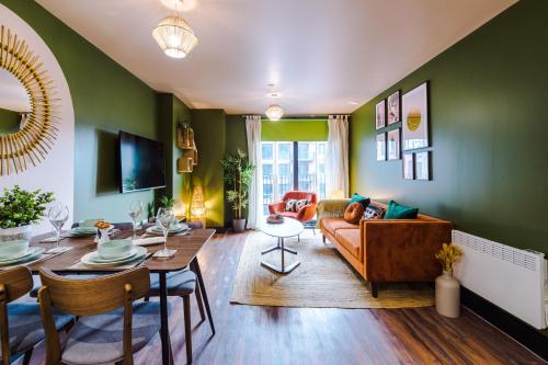 Beautiful 2-Bedroom Apartment in Kelham-Island, S3 Accommodation image 3 Beautiful 2-Bedroom Apartment in Kelham-Island, S3 image three