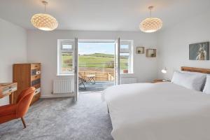 Host & Stay - Highfield House image two