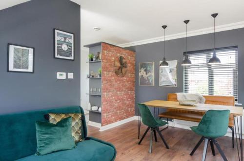 TIME IS NOW! Beautiful Apartment in York Accommodation image 3 TIME IS NOW! Beautiful Apartment in York image three