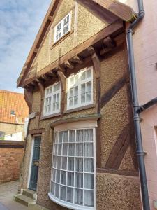 Quay Street Seaside Cottage 1460 by Historic Hotels Accommodation image 1 Quay Street Seaside Cottage 1460 by Historic Hotels image one