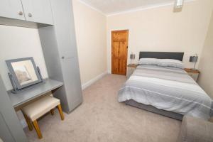 The Bungalow at Seaway's, Sleeps 11 + Accommodation image 2 The Bungalow at Seaway's, Sleeps 11 + image two