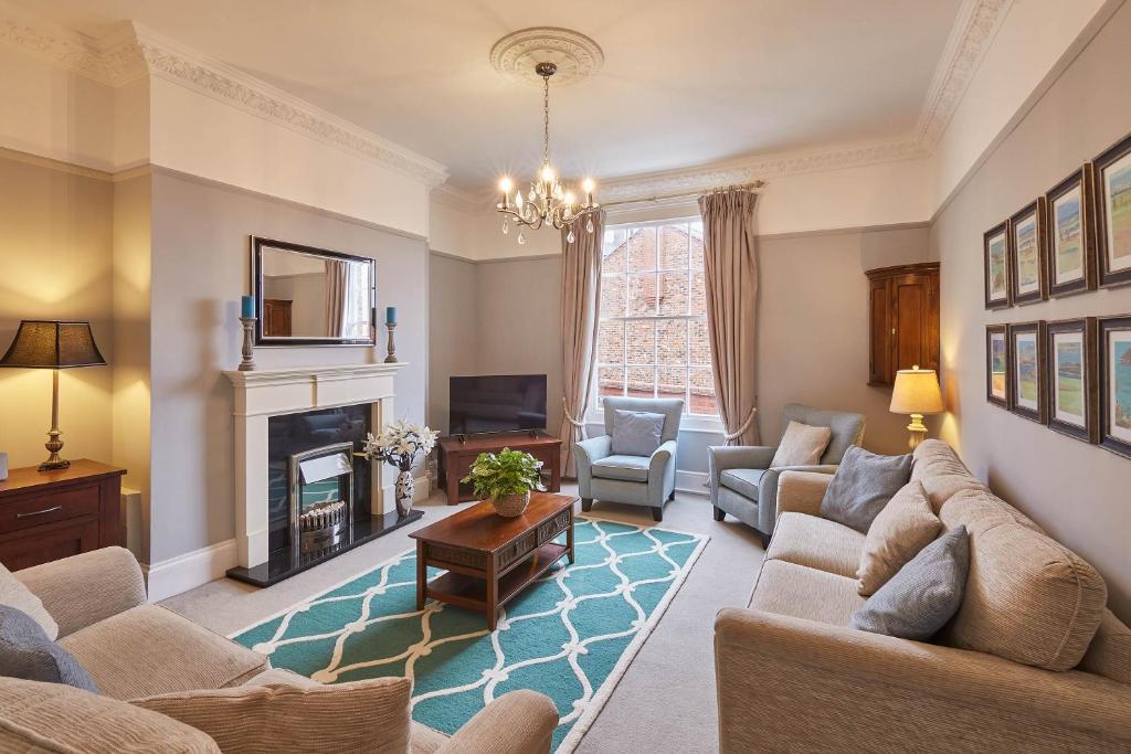 Host & Stay - Austen House Accommodation image 1 Host & Stay - Austen House image one