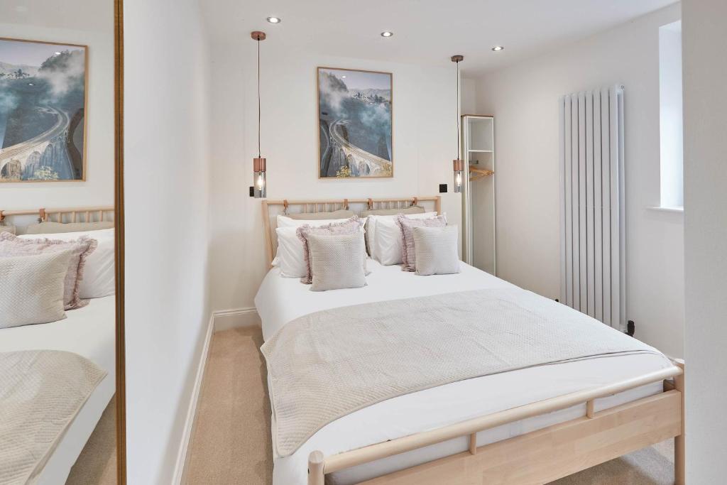 Host & Stay - Abbey Hus Apartment image one