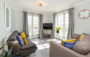 Picture of The Boulevard - Stunning 3 Bedroom Apartment With Free Parking
