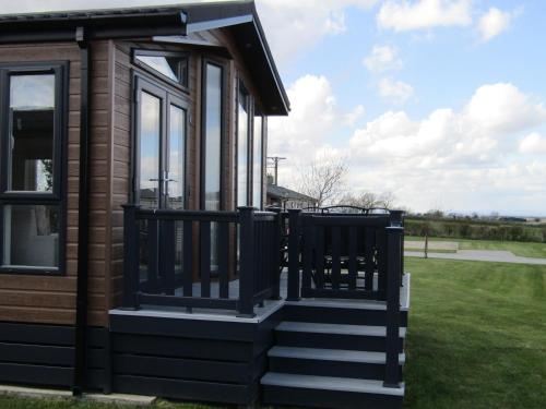 Meadow View Lodge at Hollin Barn Lodge park Thirsk,North Yorks Accommodation image 3 Meadow View Lodge at Hollin Barn Lodge park Thirsk,North Yorks image three