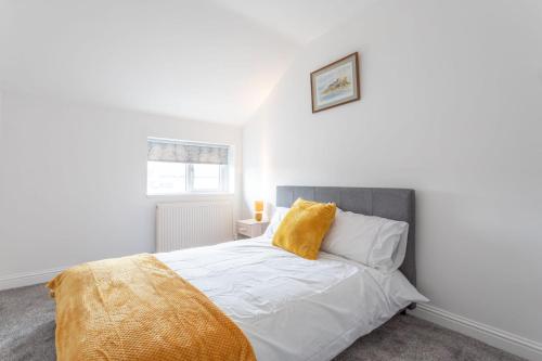 Stunning 2 Bed apartment close to city centre Accommodation image 3 Stunning 2 Bed apartment close to city centre image three
