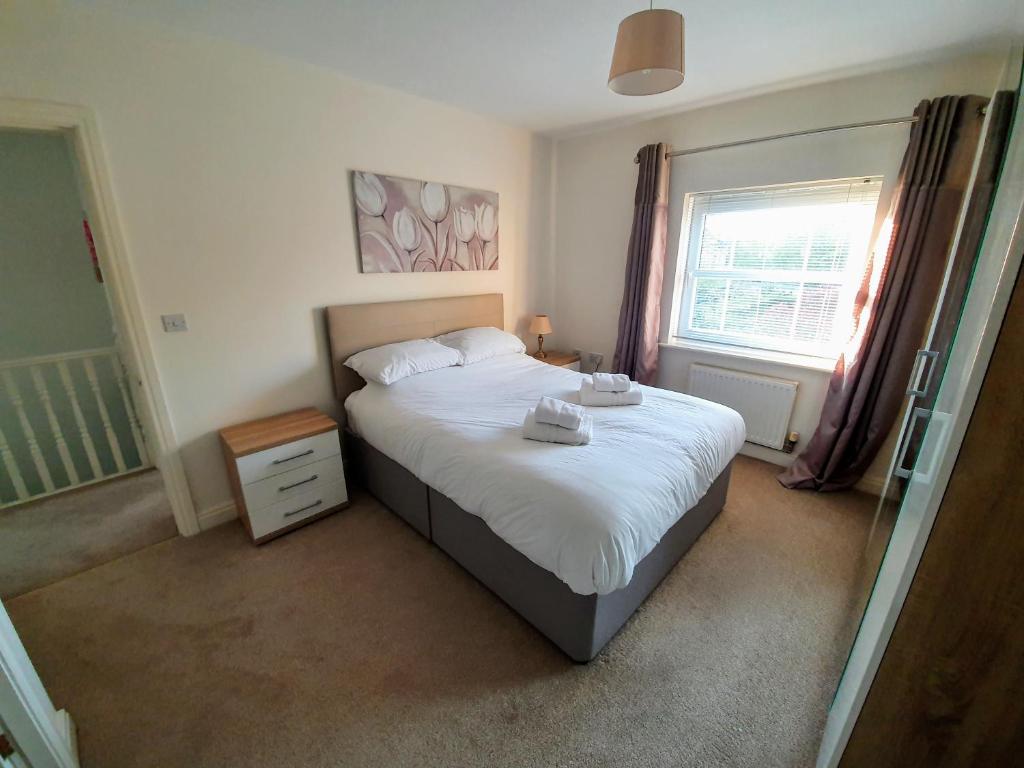 Beverley Central Townhouse Free Parking Sleeps 8 Accommodation image 1 Picture of Beverley Central Townhouse Free Parking Sleeps 8