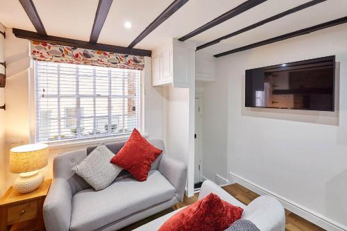 Host & Stay - Thimble Cottage Accommodation image 3 Host & Stay - Thimble Cottage image three