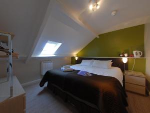 Chiltern Guest House image two