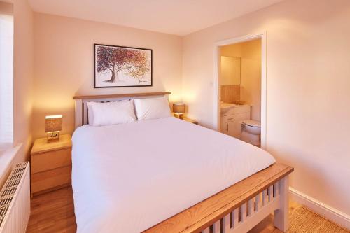 Host & Stay - The Scuttlebutt Townhouse Accommodation image 3 Host & Stay - The Scuttlebutt Townhouse image three