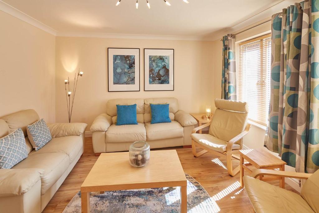 Host & Stay - The Scuttlebutt Townhouse Accommodation image 1 Host & Stay - The Scuttlebutt Townhouse image one