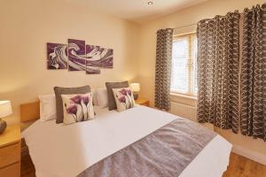 Host & Stay - The Scuttlebutt Townhouse Accommodation image 2 Host & Stay - The Scuttlebutt Townhouse image two