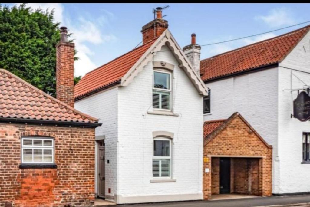 Charming 2-Bed Cottage on outskirts of Beverley Accommodation image 1 Charming 2-Bed Cottage on outskirts of Beverley image one