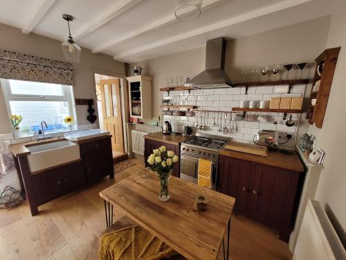 Charming 2-Bed Cottage on outskirts of Beverley Accommodation image 3 Charming 2-Bed Cottage on outskirts of Beverley image three