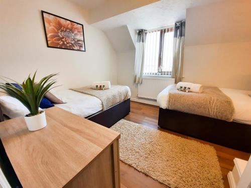 Dean House - Perfect place for business or leisure travelling Accommodation image 3 Dean House - Perfect place for business or leisure travelling image three