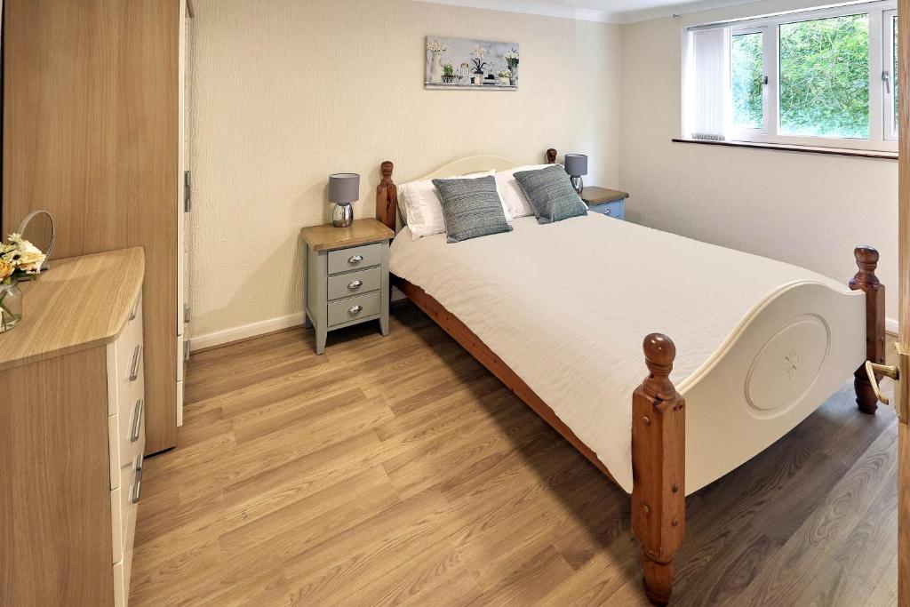Host & Stay - Rock Cottage Accommodation image 1 Host & Stay - Rock Cottage image one