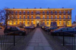Picture of County House - THE WHITE APARTMENT
