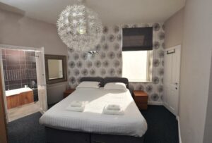 Harrogate Serviced Apartments - Prices & Bookings Page image 48 Picture of Strawberry Apartment