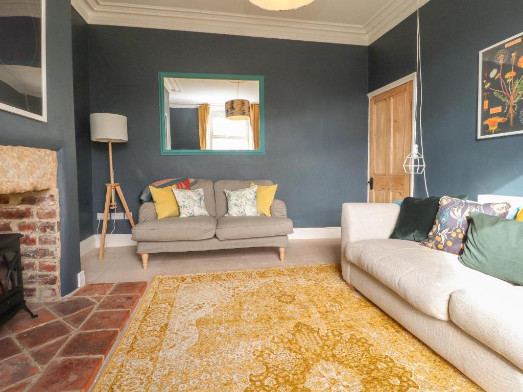 Castlewood Cottage image one