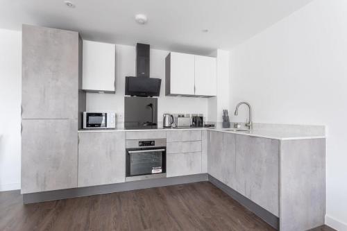 Stunning 2 bed apartment in a brand new development Accommodation image 3 Stunning 2 bed apartment in a brand new development image three