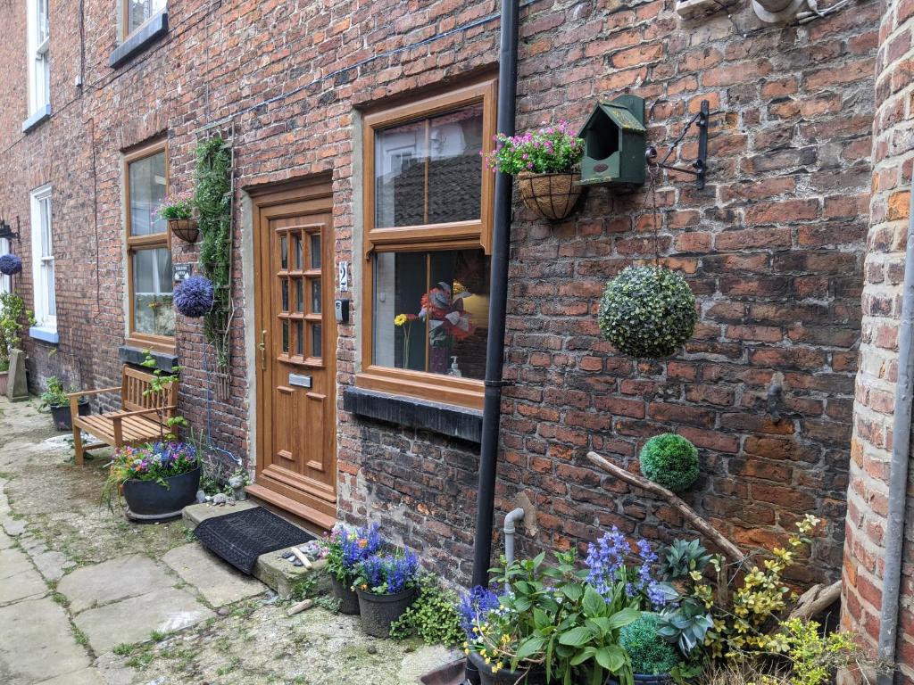 Endeavour Cottage Whitby sleeps 6 Accommodation image 1 Endeavour Cottage Whitby sleeps 6 image one