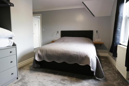 Number 33 Room Only Accommodation image 3 Number 33 Room Only image three