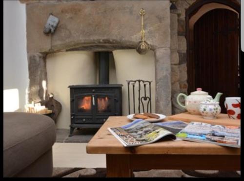 Greave farmhouse 3-Bed Cottage in Todmorden Accommodation image 3 Greave farmhouse 3-Bed Cottage in Todmorden image three