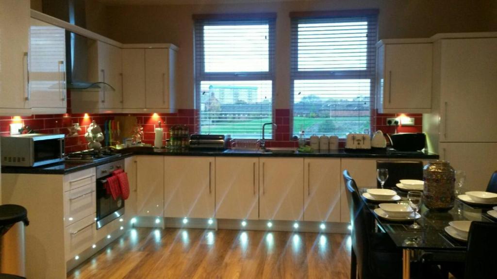 spacious apartment close to city centre with free secure parking image one
