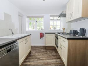 Chestnut Cottage image two