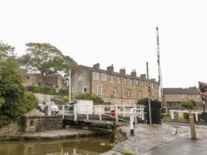 Skipton Page image 6 Picture of Canal View