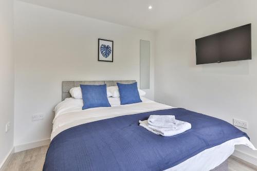 Newly Renovated 3 Bed Apartment with Parking Accommodation image 3 Newly Renovated 3 Bed Apartment with Parking image three