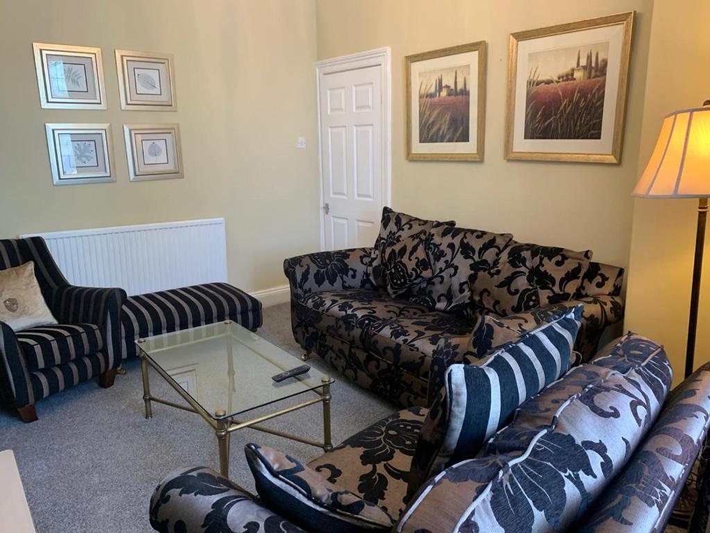 13 Hooton Cottage 3 Bed Accommodation image 1 13 Hooton Cottage 3 Bed image one