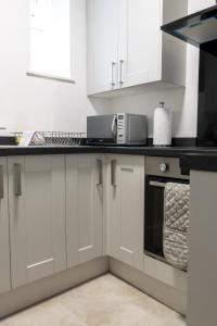 2A SPV Double En-suite Room image two