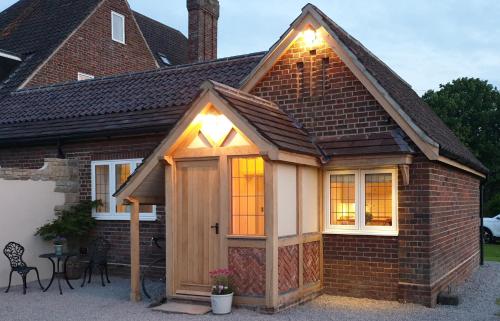 Exclusive Holiday Accommodation - Bancoft Cottage Accommodation image 3 Exclusive Holiday Accommodation - Bancoft Cottage image three