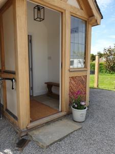 Exclusive Holiday Accommodation - Bancoft Cottage Accommodation image 2 Exclusive Holiday Accommodation - Bancoft Cottage image two