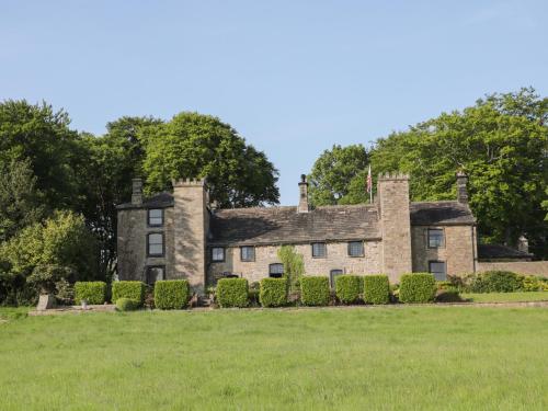 Farnhill Castle Accommodation image 3 Image name 302678253 the 1 image from the post Farnhill Castle in Yorkshire.com.