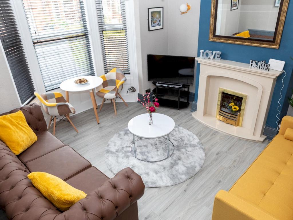 Pass the Keys Amazing, Newly renovated 5Bedroom House sleeps 10 Accommodation image 1 Pass the Keys Amazing, Newly renovated 5Bedroom House sleeps 10 image one