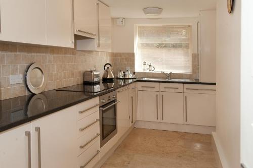 Image name 303010686 the 1 image from the post Albany House by Harrogate Serviced Apartments in Yorkshire.com.