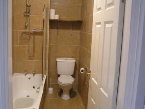2 Beach House Accommodation image 2 2 Beach House image two