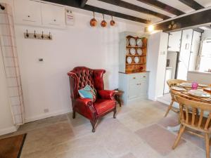 Crooked Cottage, York Accommodation image 2 Crooked Cottage, York image two